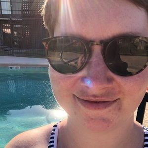 Meet your Posher, Laura